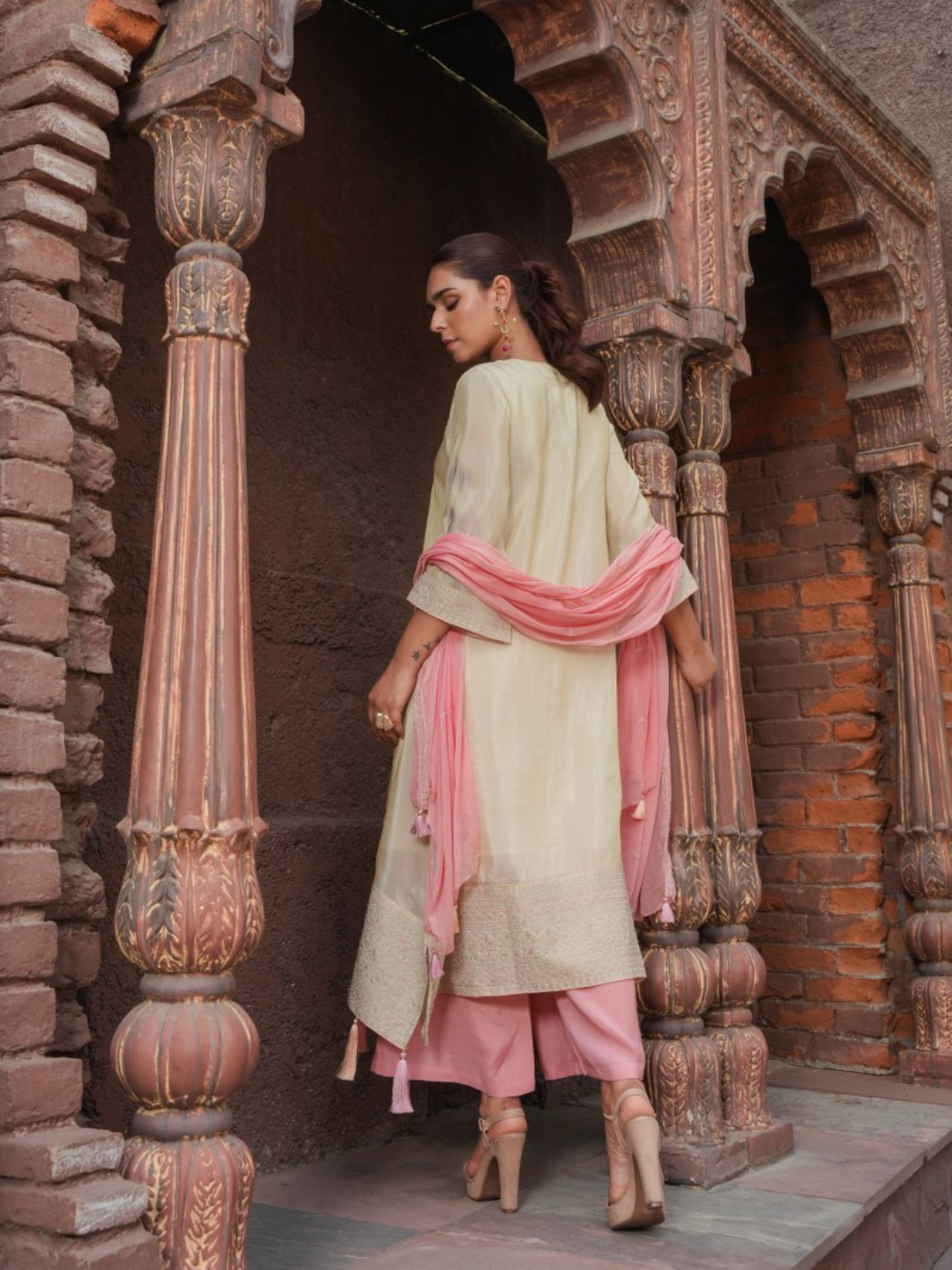 Off-White Embroidered Kurta Set With Pink Dupatta
