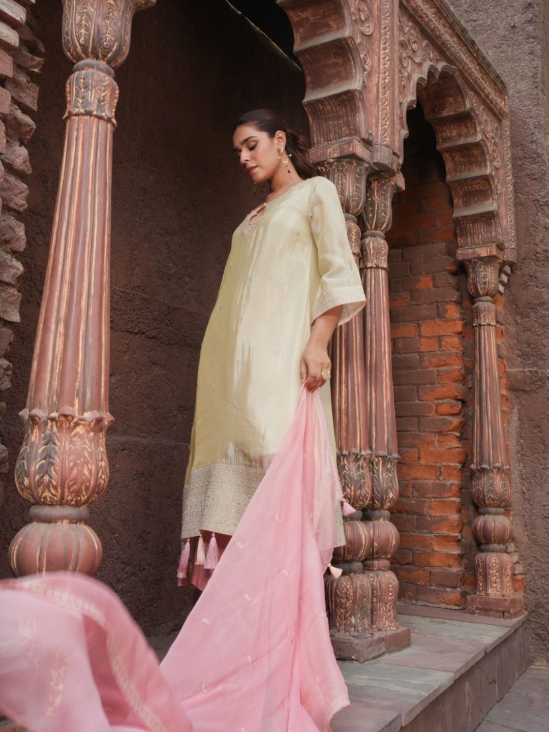 Off-White Embroidered Kurta Set With Pink Dupatta