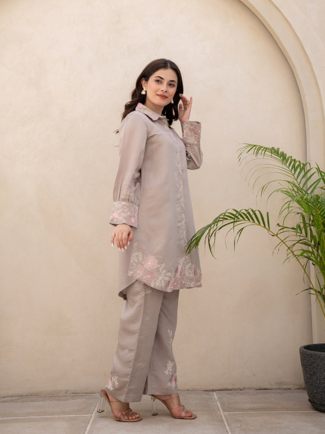 Beige Floral Embroidered Shirt Collar Kurta With Straight Pants Set