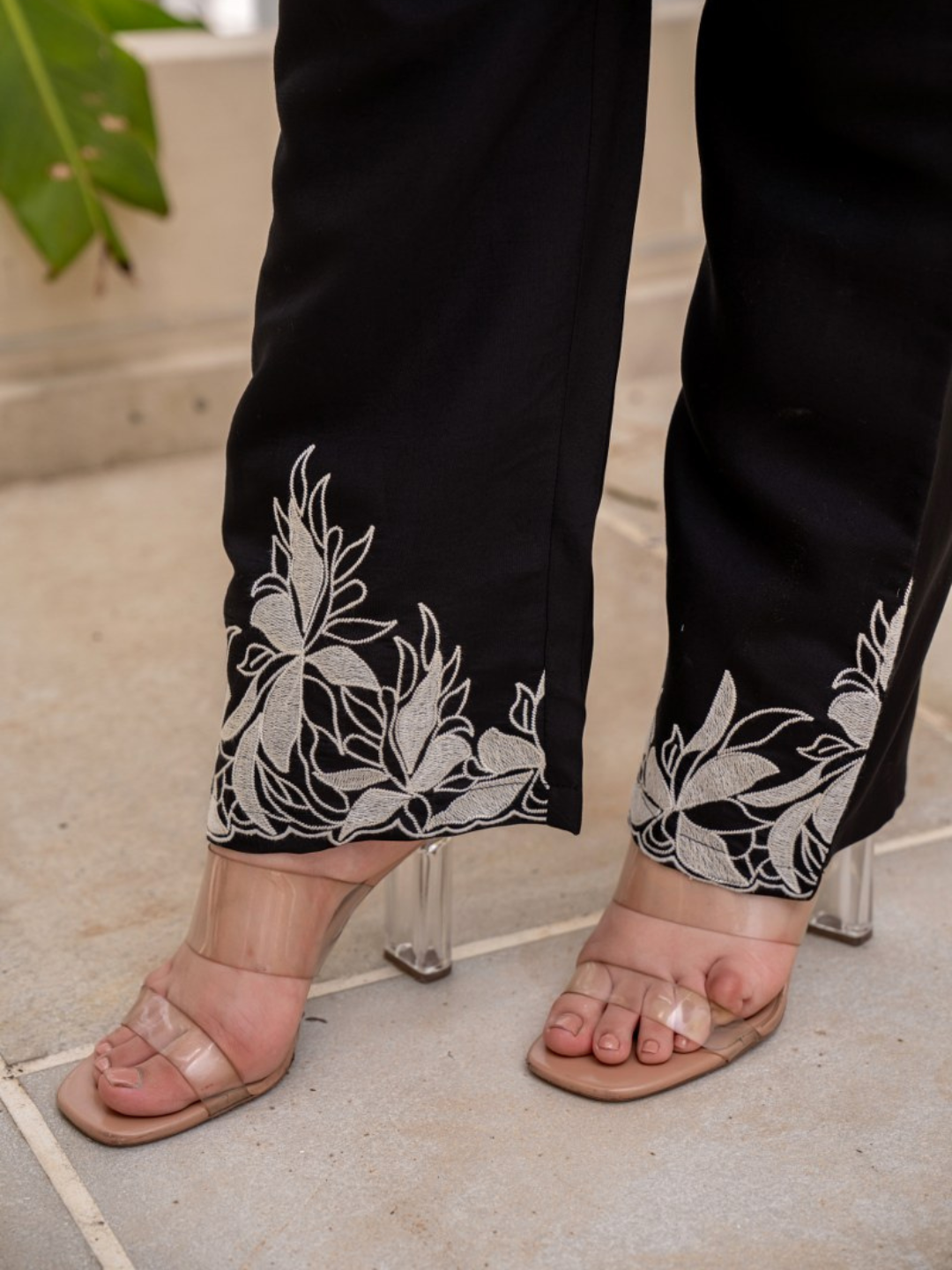 Black Embroidered Floral Kurta With Pant