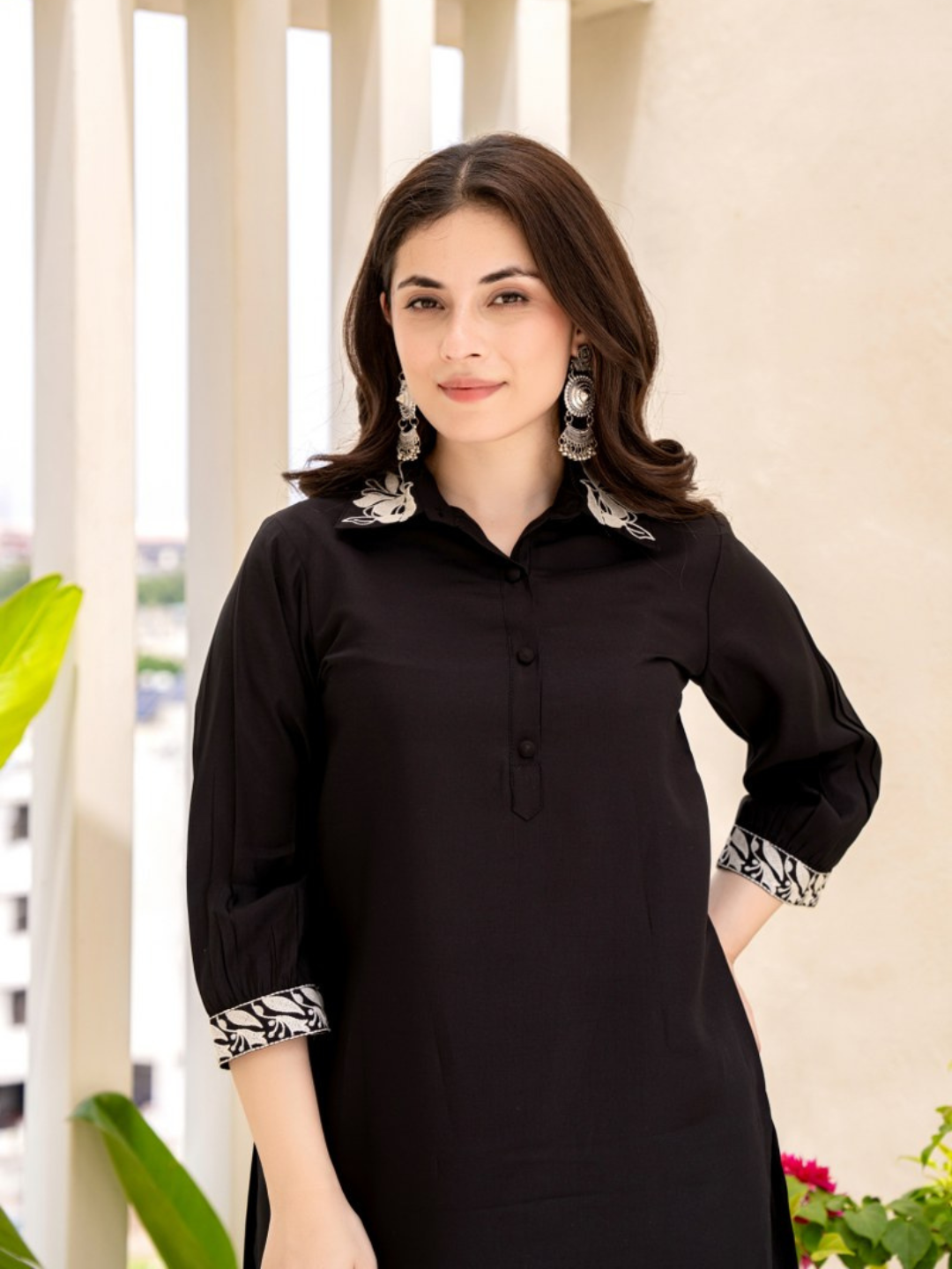 Black Embroidered Floral Kurta With Pant
