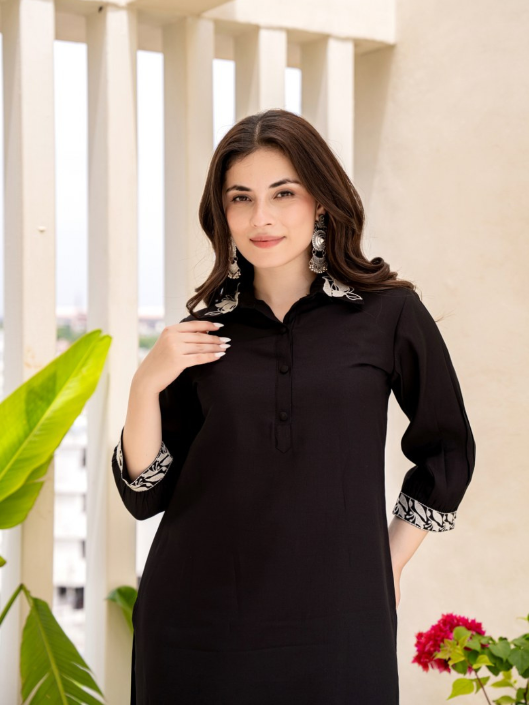 Black Embroidered Floral Kurta With Pant