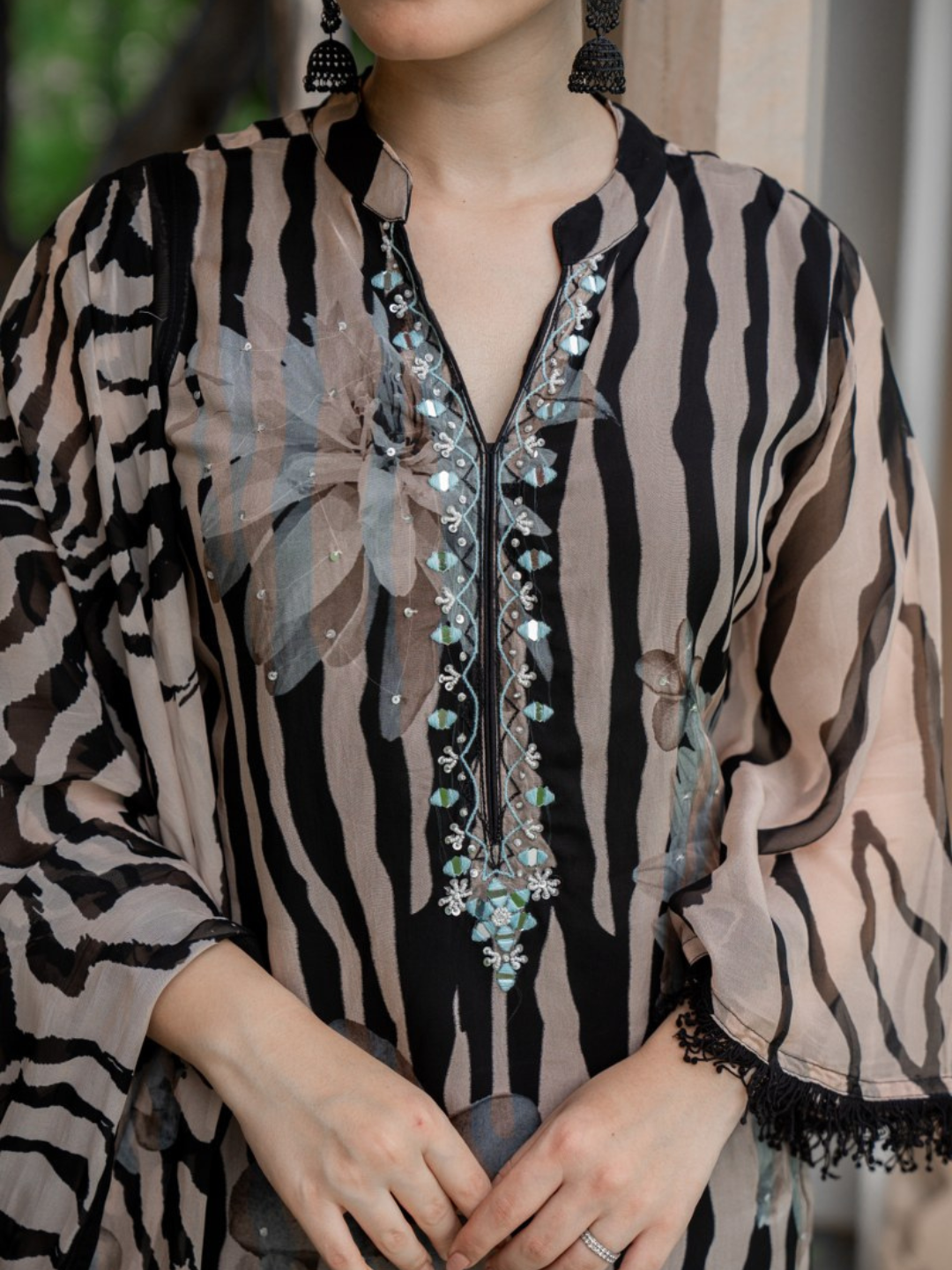 Full Sleeves v-neck black kaftan